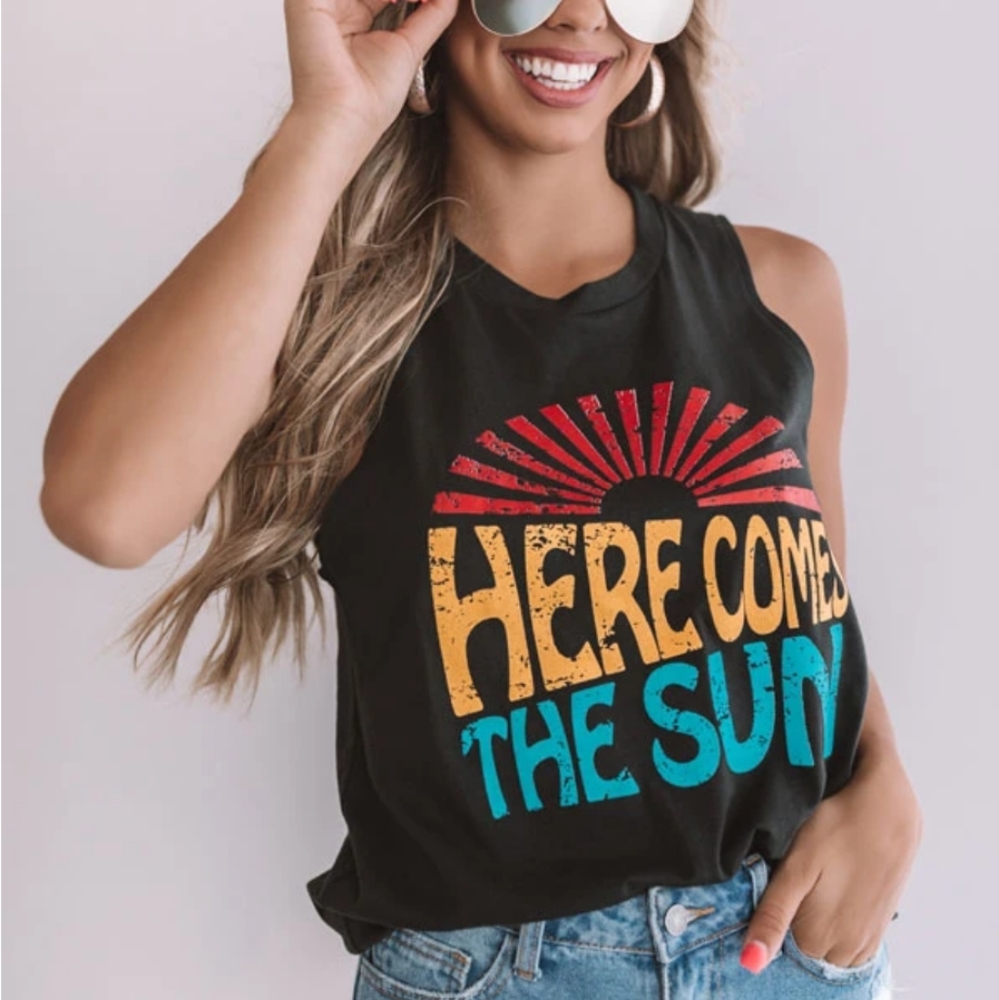 1 Left!Vintage Here Comes The Sun Graphic Tank Top - Picture 7 of 12